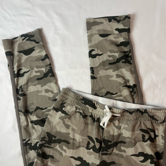 James Perse Yosemite Camo Beige Black Men’s Sz 4 XL Pants Stretch Knit Athletic - Picture 1 of 7